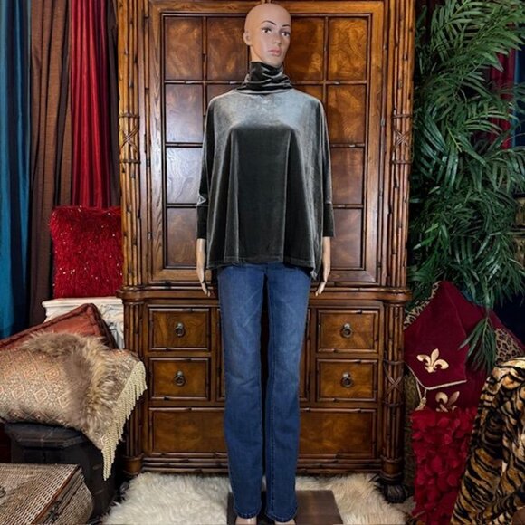 WynneLayers Dark Slate Stretch Velvet Side Slit Turtleneck Top - Picture 8 of 16